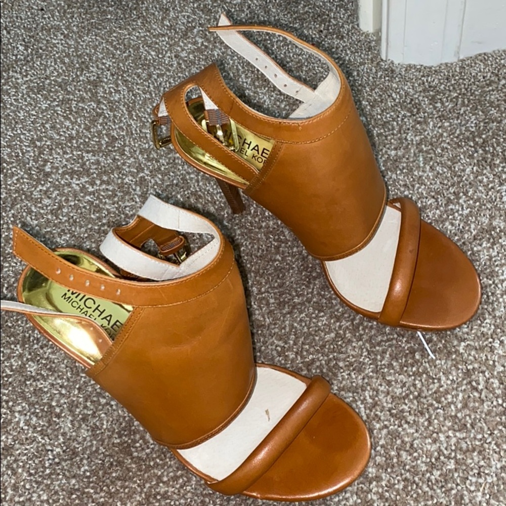 Michael Kors heels size 7